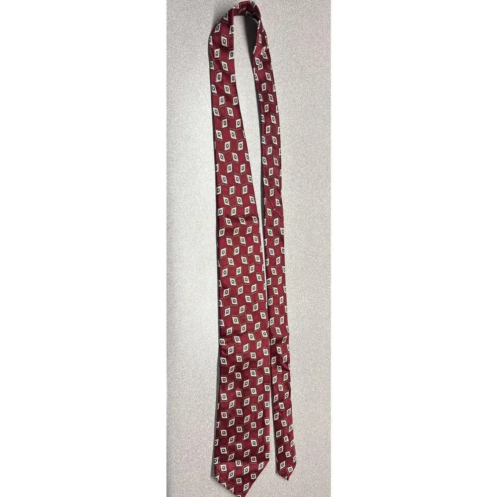 Meeting Street Handmade 100% Silk Maroon Geometric Tie